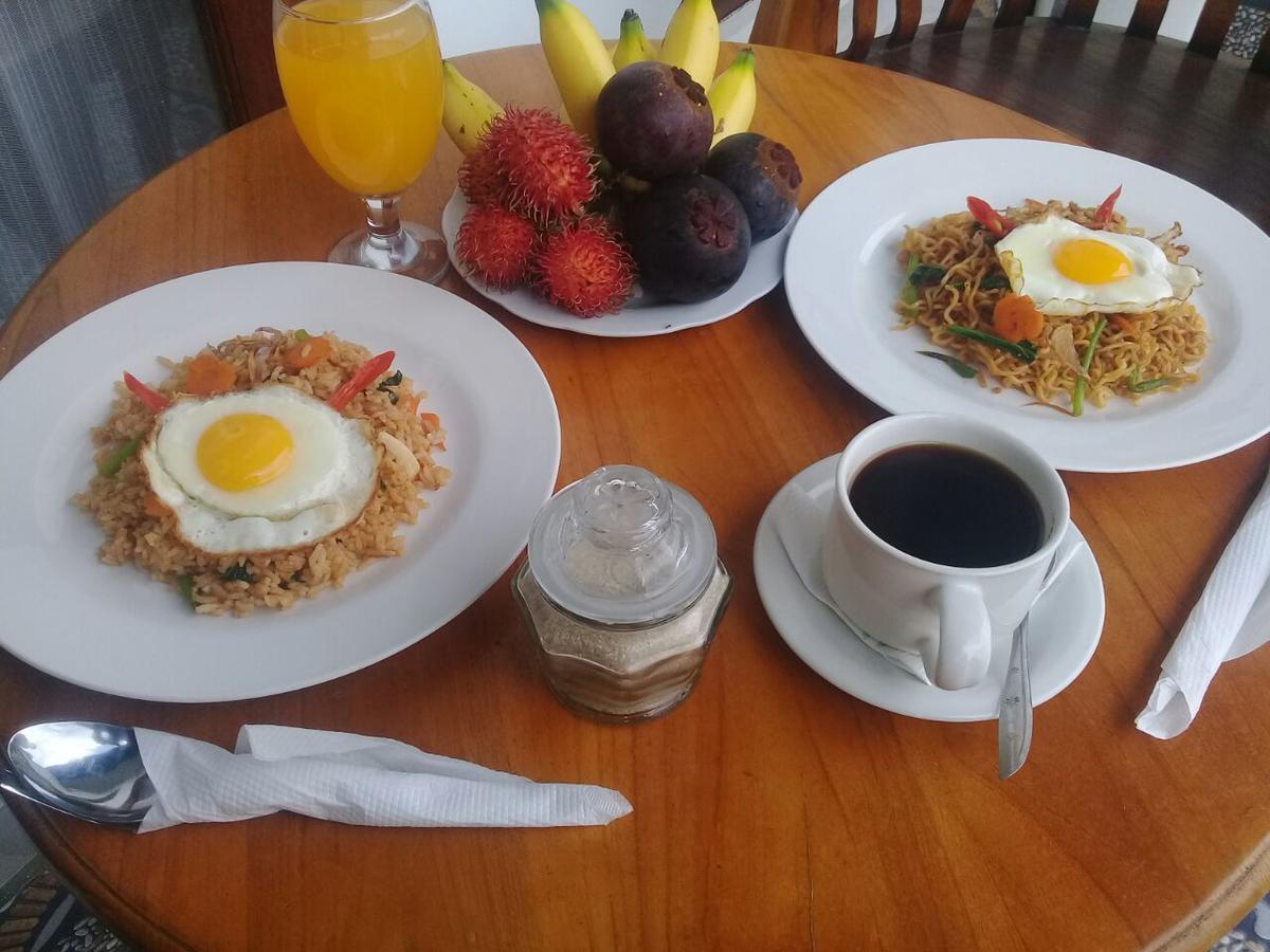 Aris Homestay And Warung Made