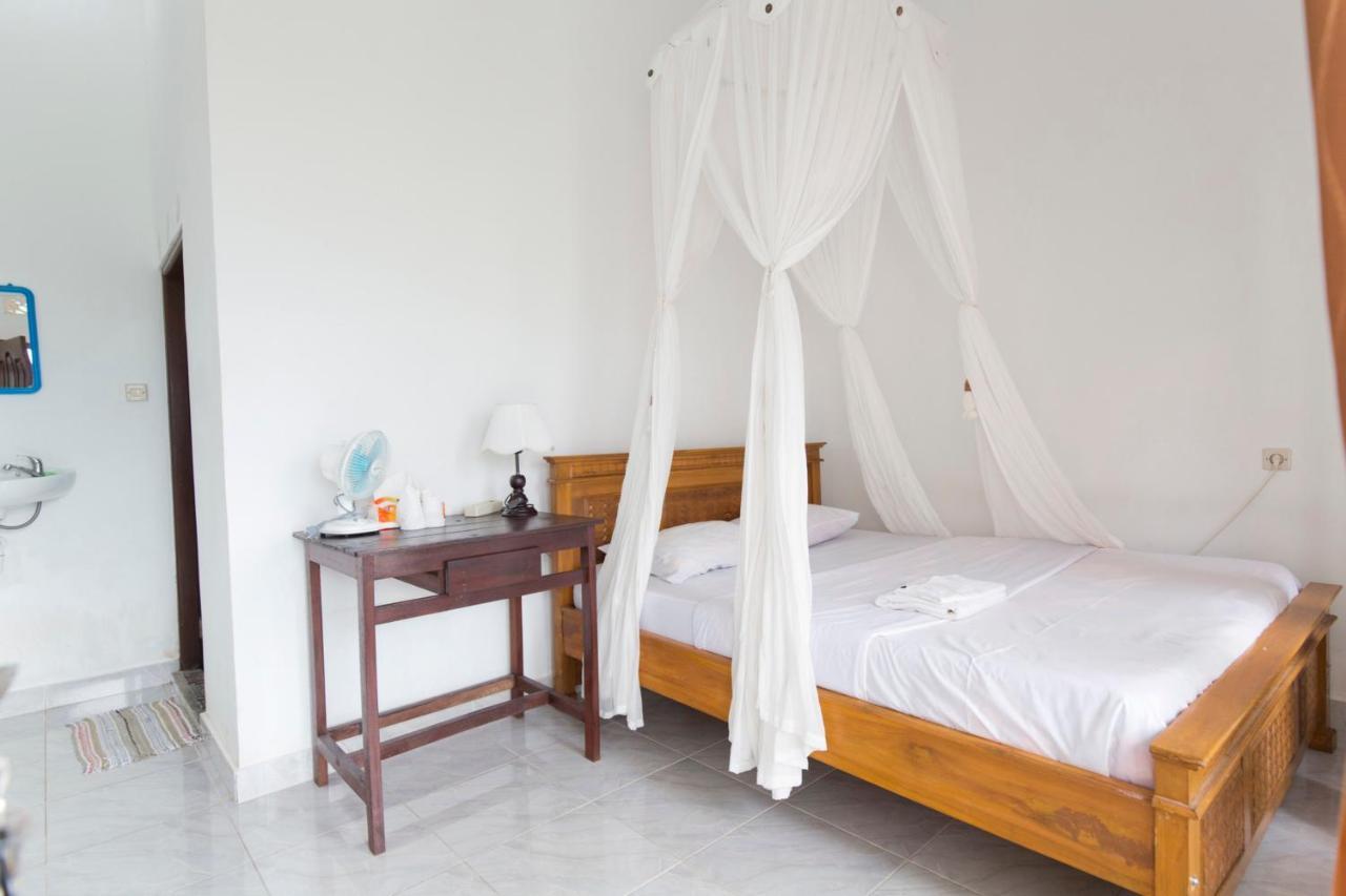 Aris Homestay And Warung Made Homestay